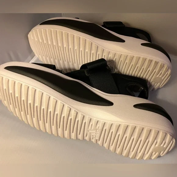 Adidas men’s  Mehana Sandals size 10 - Picture 5 of 6